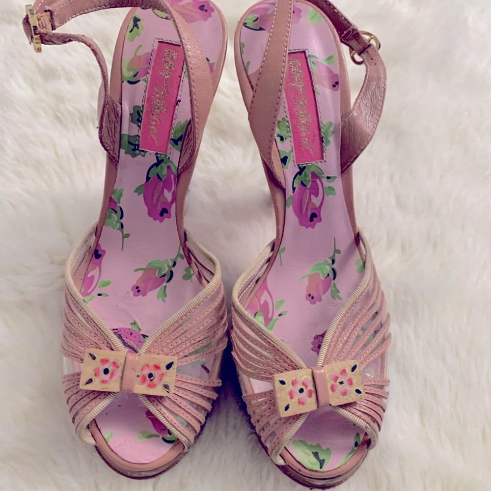 Betsey Johnson Vero Cuoio Sandals Heels
